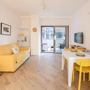  Apartment Happy Domus - Giallo Corte Trastevere
